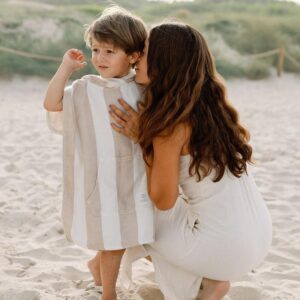 Fascynujący projekt: jak uszyć ponczo z kapturem dla Twojego dziecka