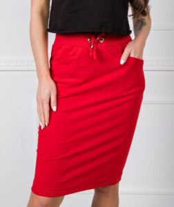 Stylowa i wygodna: jak uszyć spódnicę dresową w prosty sposób