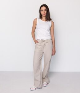 Jak właściwie dobrać rozmiar spodni damskich dla idealnego dopasowania?