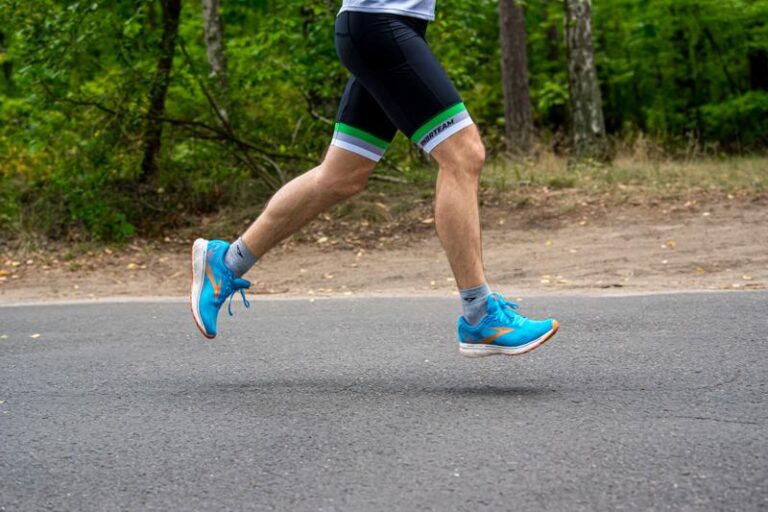 Jakie buty do biegówek wybrać, aby cieszyć się komfortem na trasie?