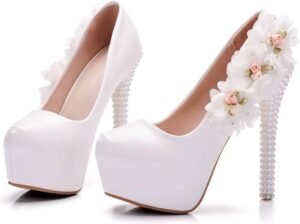 Jakie buty do szyfonowej sukienki wybrać, aby zachwycać stylem?