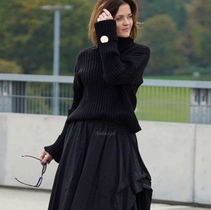 Sweter do długiej spódnicy