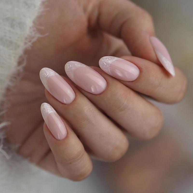 Zalety i wady manicure hybrydowego