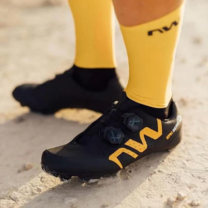 Jakie buty szosowe wybrać na letnie wyprawy rowerowe?