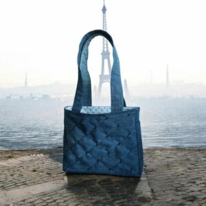 Kreatywny przewodnik: jak uszyć modną torbę jeansową krok po kroku